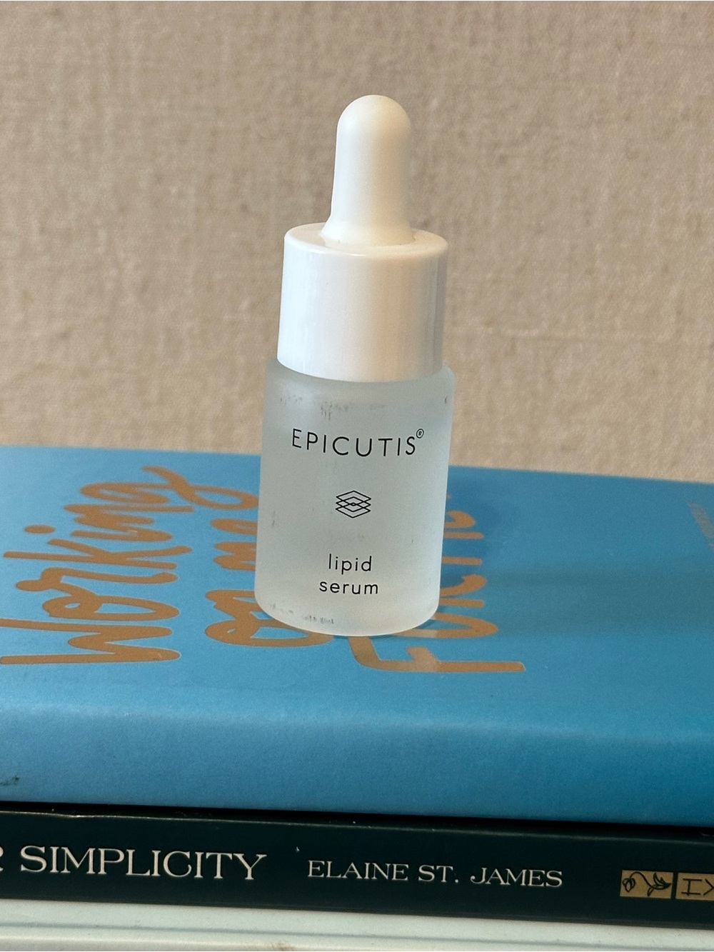 Epicutis Lipid Serum – White Dropper Bottle Nourishing Face Oil